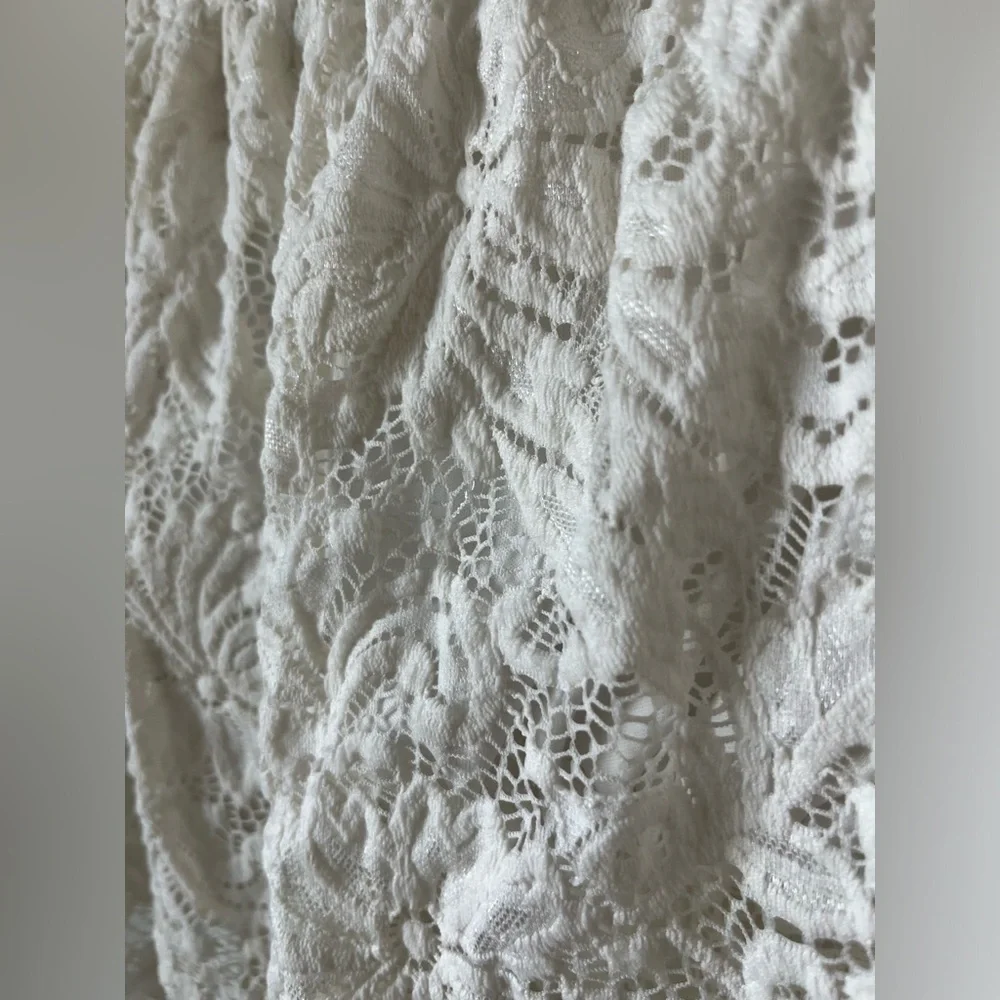 Floral Lace Crop - M - Picture 4 of 4